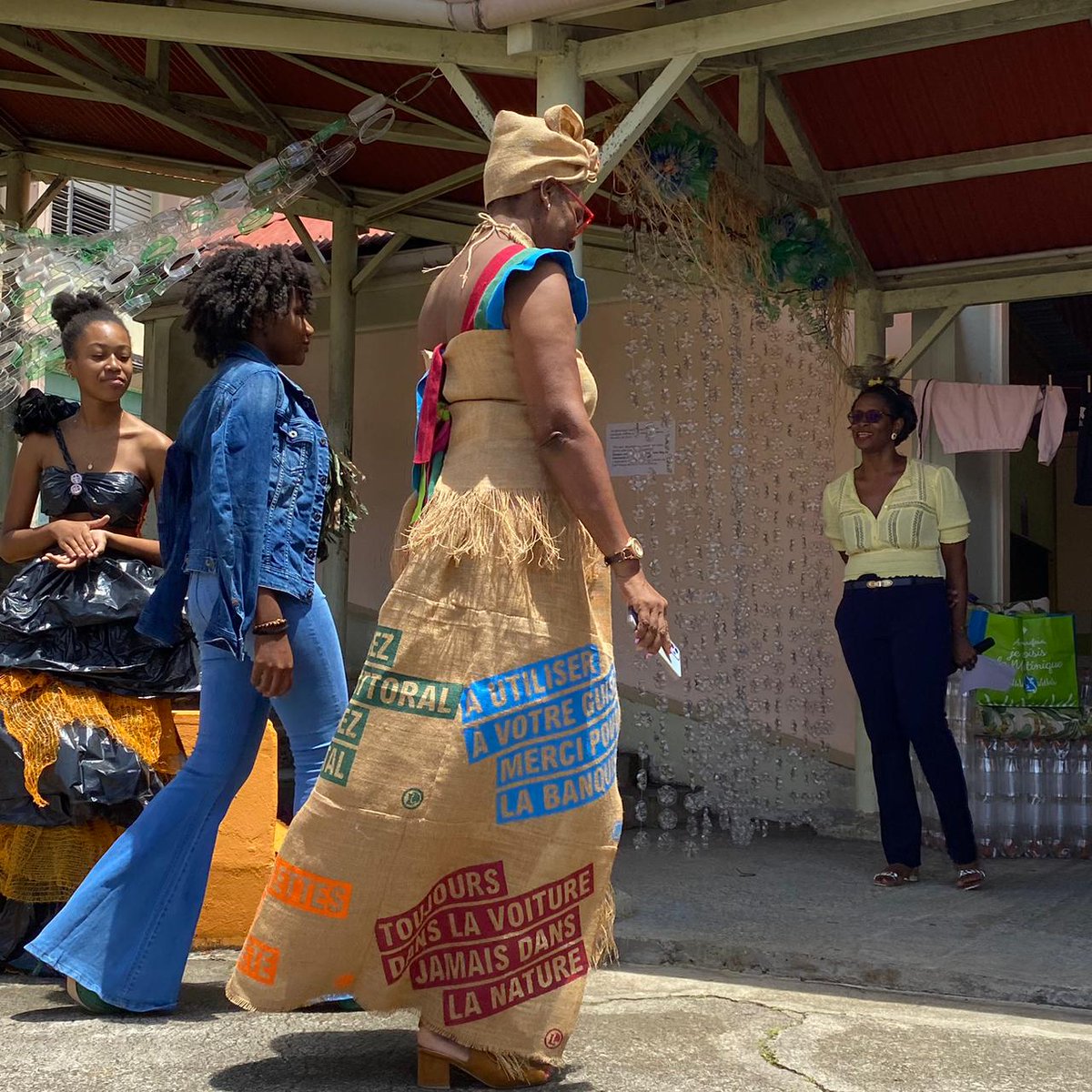 Collège Edmond Lucien Valard de Saint-Esprit tweet media