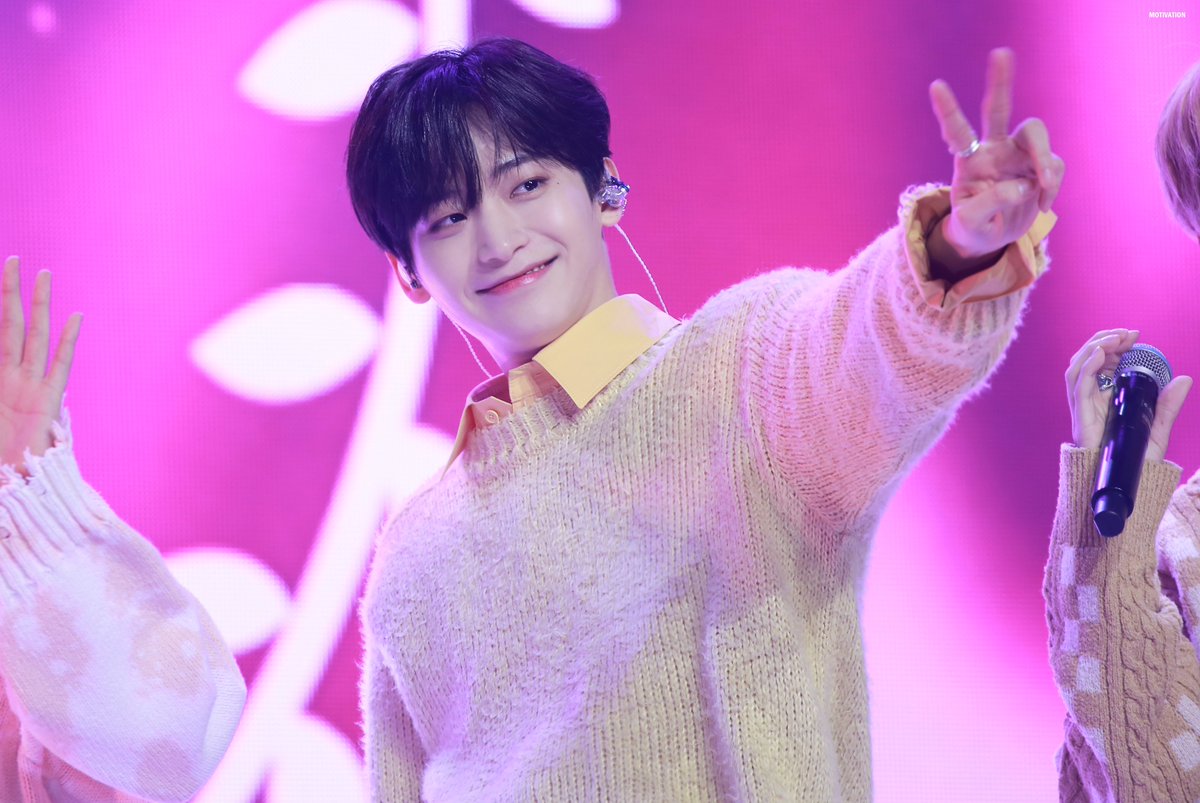 MOTIVATION_DH's tweet photo. 230219 Dear My LUVITY

그 누구보다 화려하게 빛날 거야

#구정모 #JUNGMO #ク·ジョンモ
#크래비티 #CRAVITY
#AprilFoolsDay https://t.co/uHvVAV1173