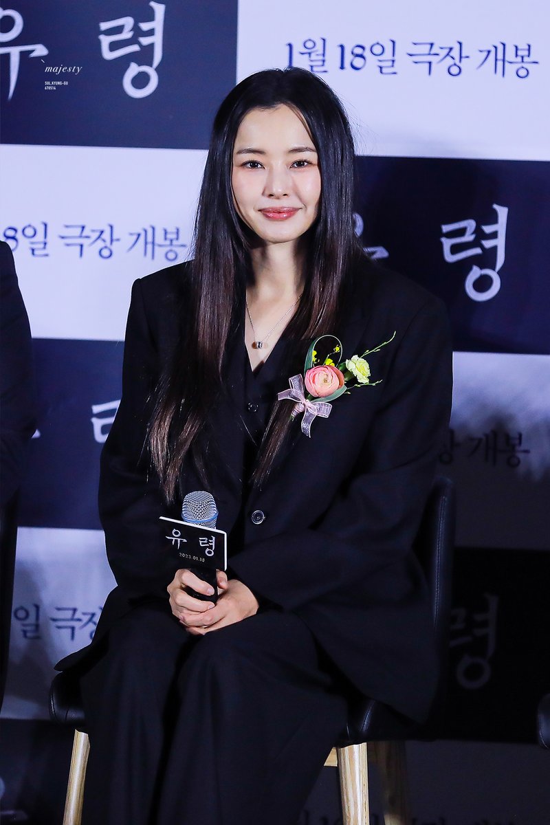 230111 #이하늬
#AprilFoolsDay #나의여왕님