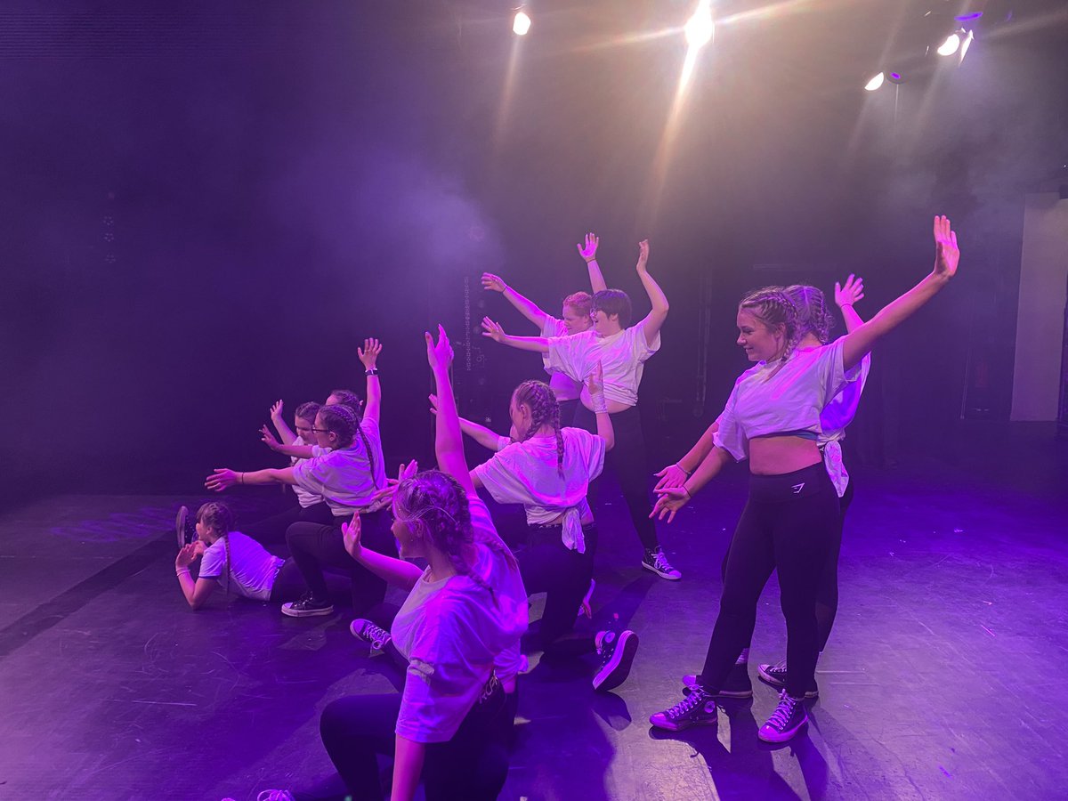 MBaxterPE's tweet photo. Another great but busy term @WMCKilmarnockAc. Well done to all the pupils for their amazing work in BGE and senior phase. Also a huge well done to the Dancers who performed at the Dance Fest event! 💃Have a wonderful well deserved Easter 🐣 break! https://t.co/yLuVjmnWkC
