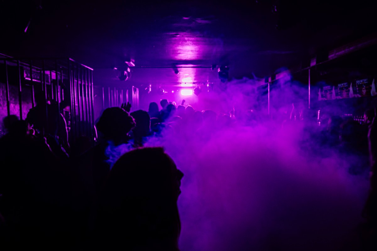 The drinks are flowing the twinks are glowing, happy Friday💋