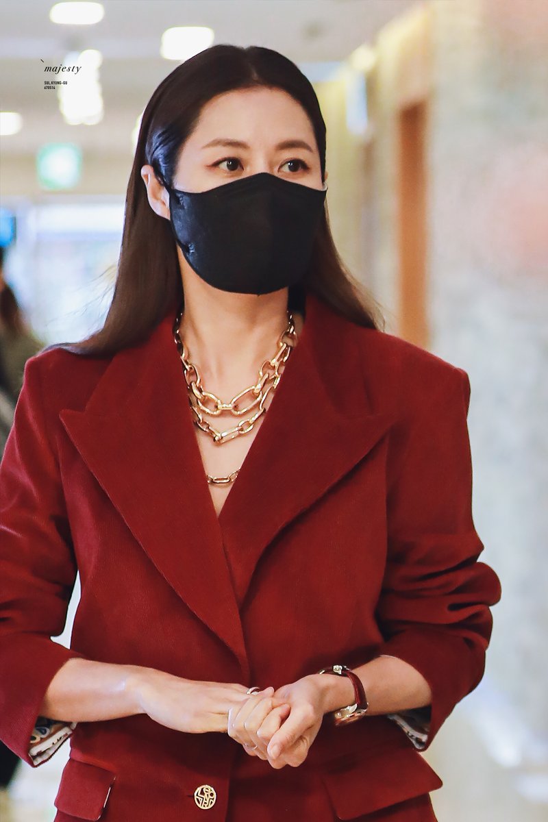 211110 #문소리
#AprilFoolsDay #나의여왕님