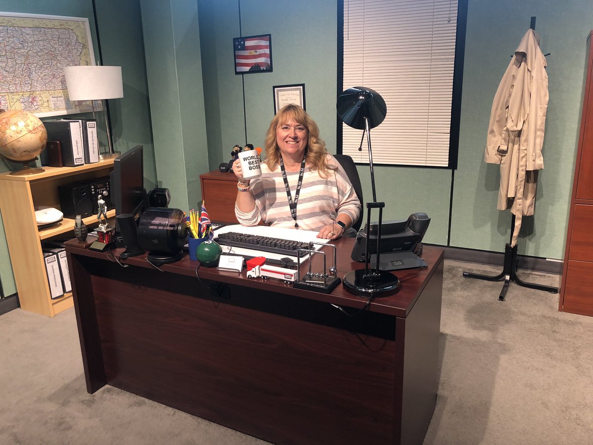 kulvr's tweet photo. That’s what she said! Kinda fun playing around The Office. #TheOfficeExperience @theofficeexp https://t.co/2khLZHTZhb
