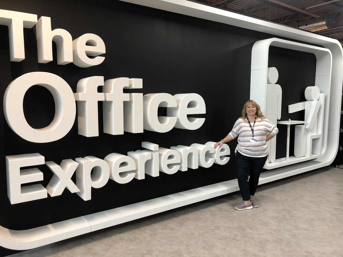 kulvr's tweet photo. That’s what she said! Kinda fun playing around The Office. #TheOfficeExperience @theofficeexp https://t.co/2khLZHTZhb