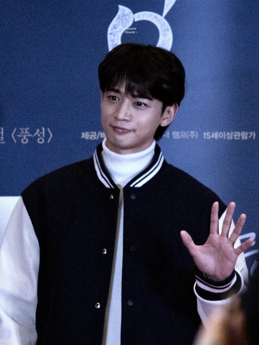 htgdmw's tweet photo. 🦌

#AprilFoolsDay2023
#SHINee #최민호 #민호 https://t.co/iUjUMfhBsb