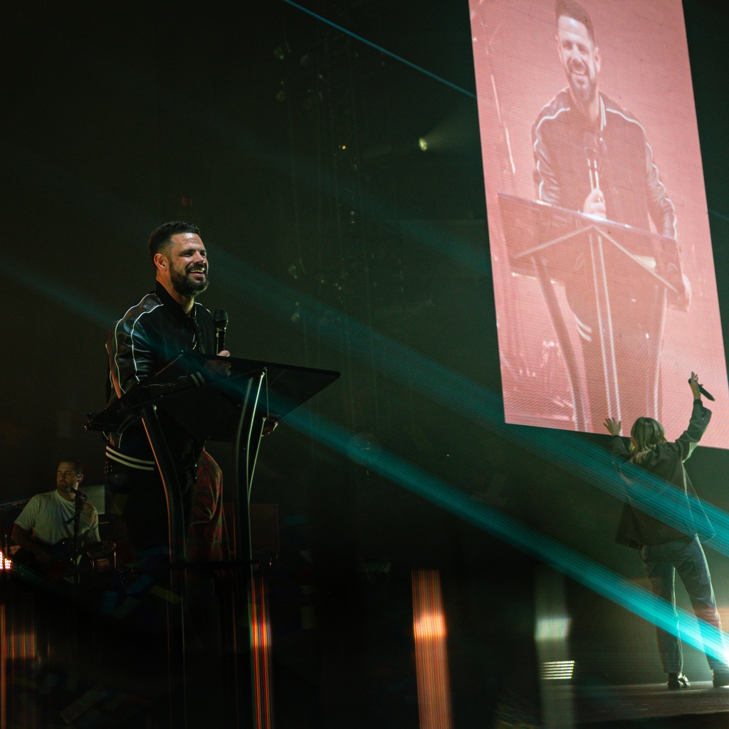 rocketrepublic's tweet photo. Shots from the @elevationworship tour with the 12 Verse Challenge – Part 3 // @stevenfurtick⁠
⁠
All shots by https://t.co/keRo4HE5v2 ⚡️⁠
⁠
#eventphotography #designstudio #photography https://t.co/7EU1MiaKe0