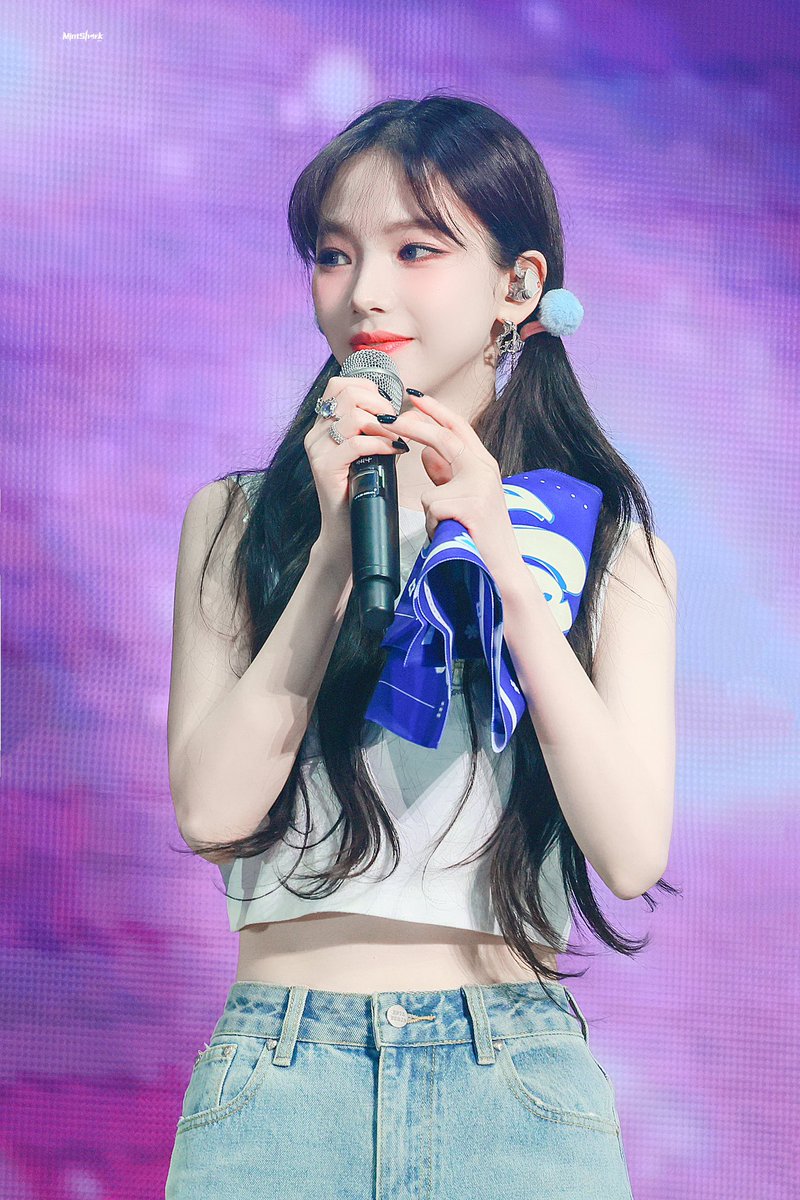 Happy April Fools’ day

#카리나 #Karina #에스파 #aespa