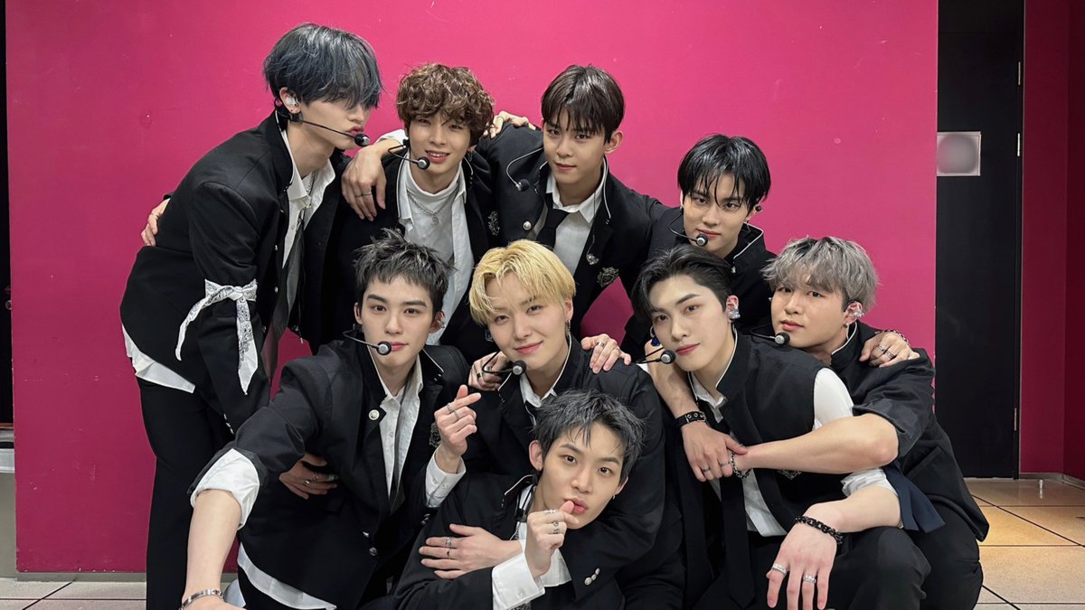 justbbangkyu's tweet image. the whole 3 years, you've done through a lot. you've remain strong, you've never give up and you've continue your dreams. to my TO1, thank you. bigtime. 💙

happy 3 year, @TO1_offcl! 🥳

#3yearsTOgether
#TO1_3周年さらなる高みを目指して
#티오원3주년_너무축하해_많이행복해