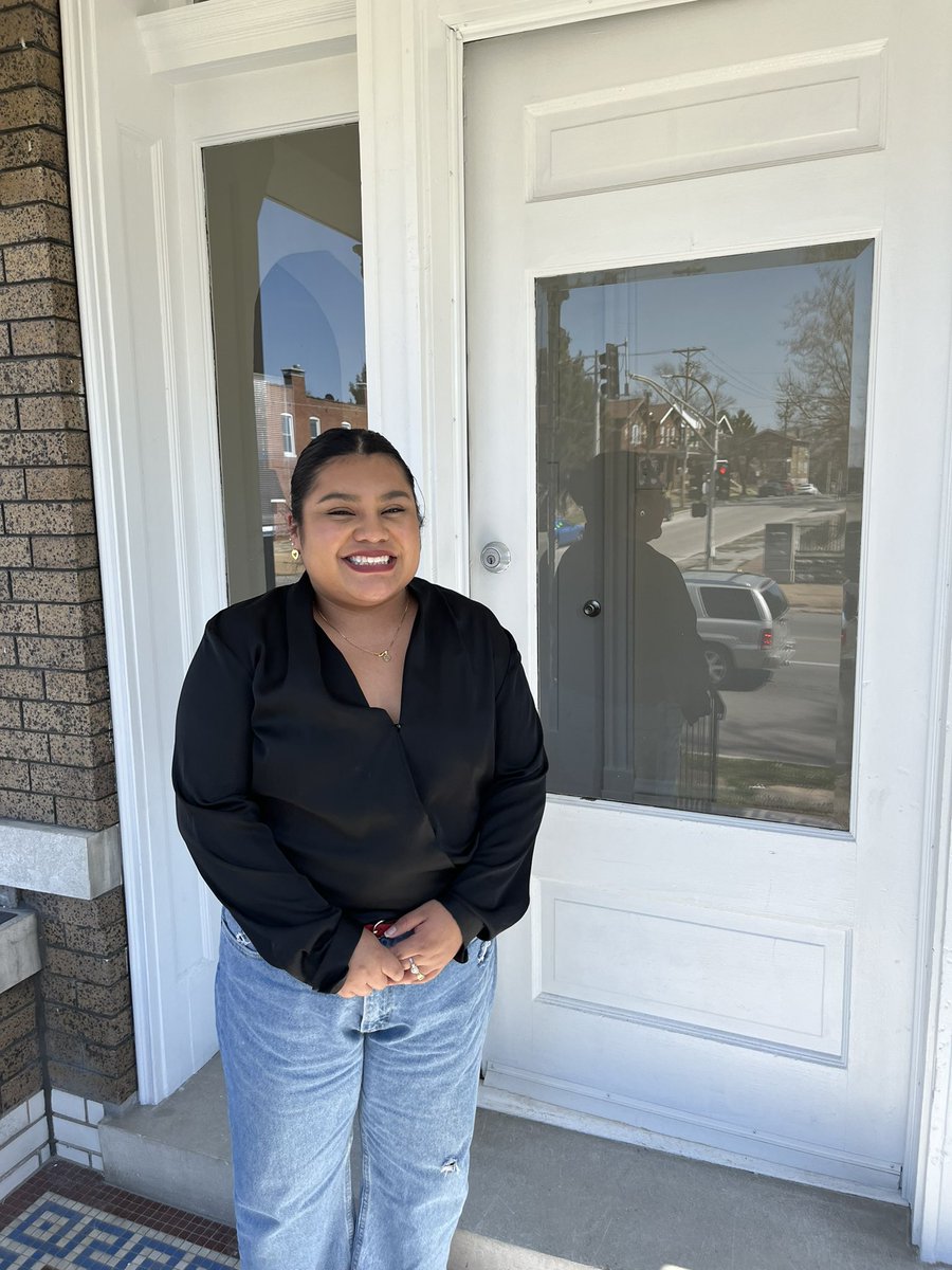 st_housing's tweet photo. 🎉 Congrats Vivian, the newest SJHI HOMEOWNER! ✅lifelong Dutchtown resident ✅attended our Homeowner Readiness Academy. Celebrating her hard work &amp; journey! Thanks Katrina @elitetitlecompany for giving first time homebuyers a great experience. #SJHI #HelpingHomeownershipHappen https://t.co/c2AJYAkPz2