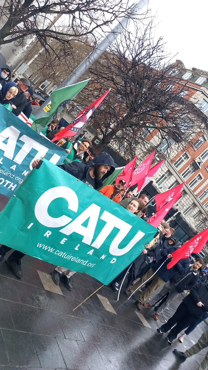CatuIreland's tweet photo. 📢 Dept Of Housing Occupied, Grounds Locked Down📢

In opposition to the recent government decision to lift the ban on evictions, activists from CATU and beyond today held a rally at the Spire in Dublin. 1/3 https://t.co/0QR4QqUHjX