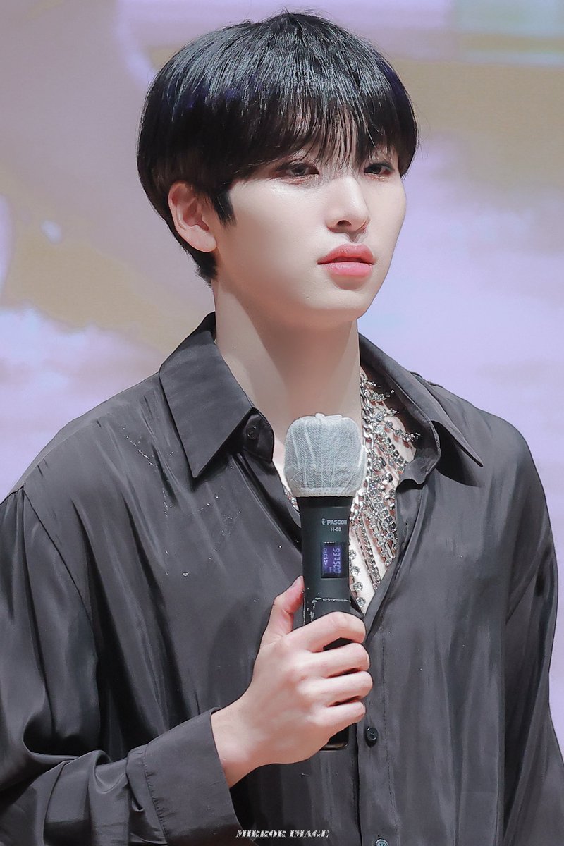 mirrorI808's tweet photo. #SEOHO #이서호 
#ONEUS #원어스 https://t.co/MqRg9tuROq