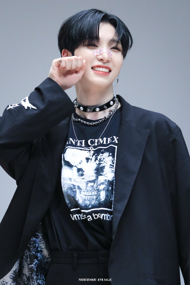 mirrorI808's tweet photo. #SEOHO #이서호 
#ONEUS #원어스 https://t.co/MqRg9tuROq