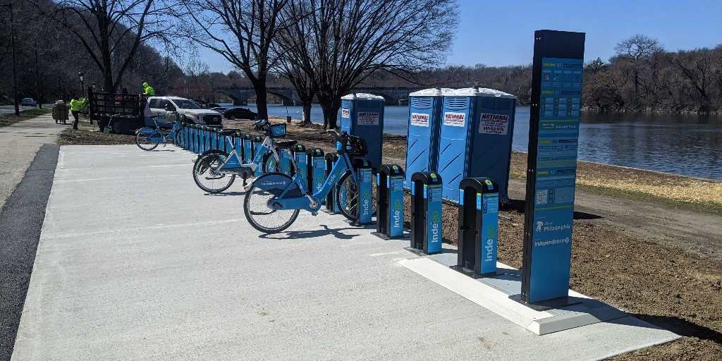 RideIndego's tweet photo. 🚨 New Station Alert! 🚨 This week we installed two new stations along Kelly Drive! One near the Strawberry Mansion Bridge and the other near the Rowing Grandstand. You can see them over on our Indego Station Map. They are in and ready to use! https://t.co/VY4Nvxk9Vm