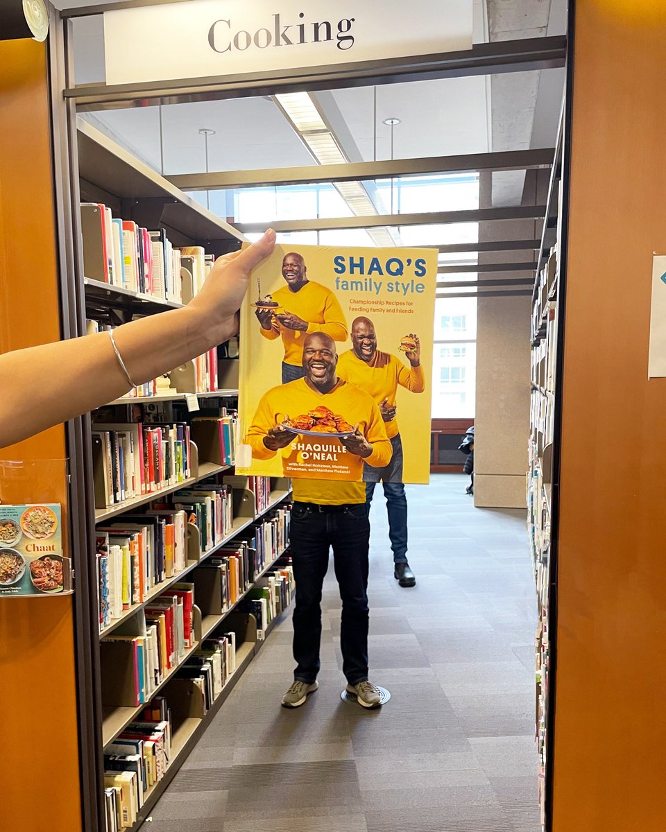 VPL's tweet photo. Ready to be the MVP of your next dinner party with a dish that's a slam dunk? 

Shaq can assist with his homestyle cooking and we promise there are no fouls in this collection of recipes!

#BookFaceFriday #CookingBooks #ShaquilleONeal https://t.co/rCEsaDadzh