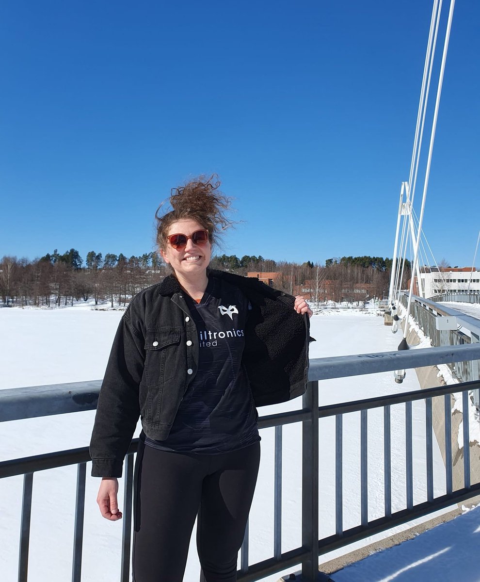 2010: Bridgend to San Sebastian. Sky Sports caught me fuming. It got better. But bad again 💔
2023: Jyväskylä 🇫🇮 to London. Smiling with hope. 

1st Champions Cup knock-out for <a href="/ospreys/">Ospreys</a> in 13 years! Couldn't miss it. Ready for the long trip 🤘🍺🍻
#SARvOSP #HeinekenChampionsCup