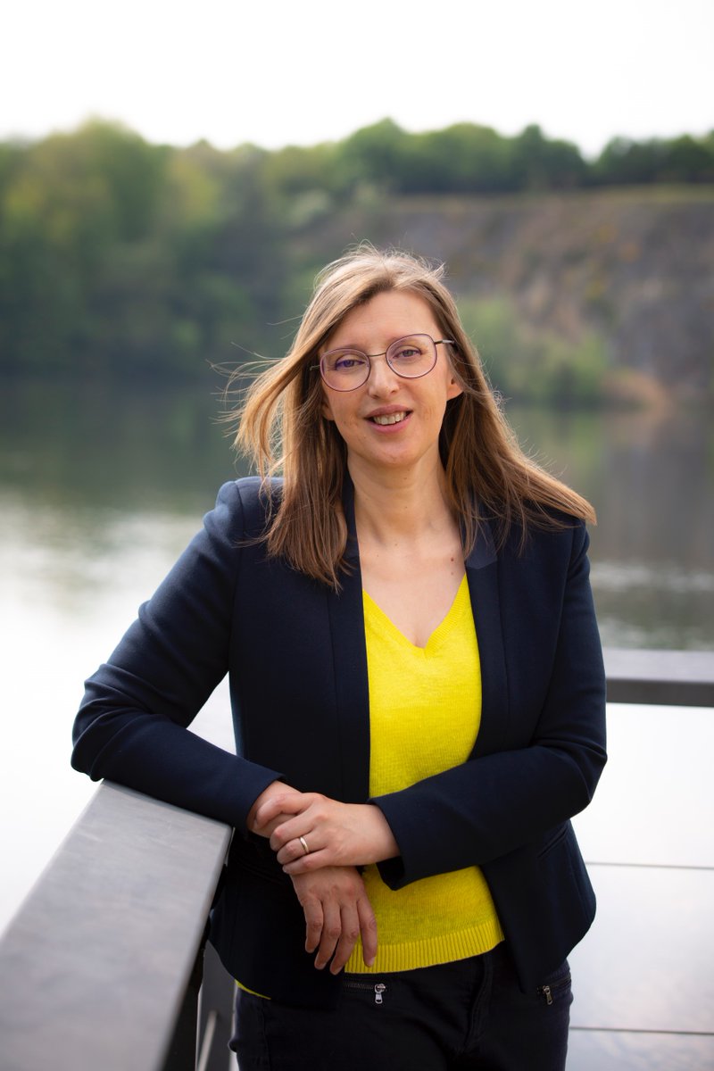 🇪🇺Nouvelle Présidente de la Fédération 
Française des Maisons de l'Europe : Karine Daniel ⭐️
Economiste, femme politique nantaise, Karine Daniel 
l’une des fondatrices de la Maison de l’Europe de Nantes. Elle en est également actuellement Présidente.