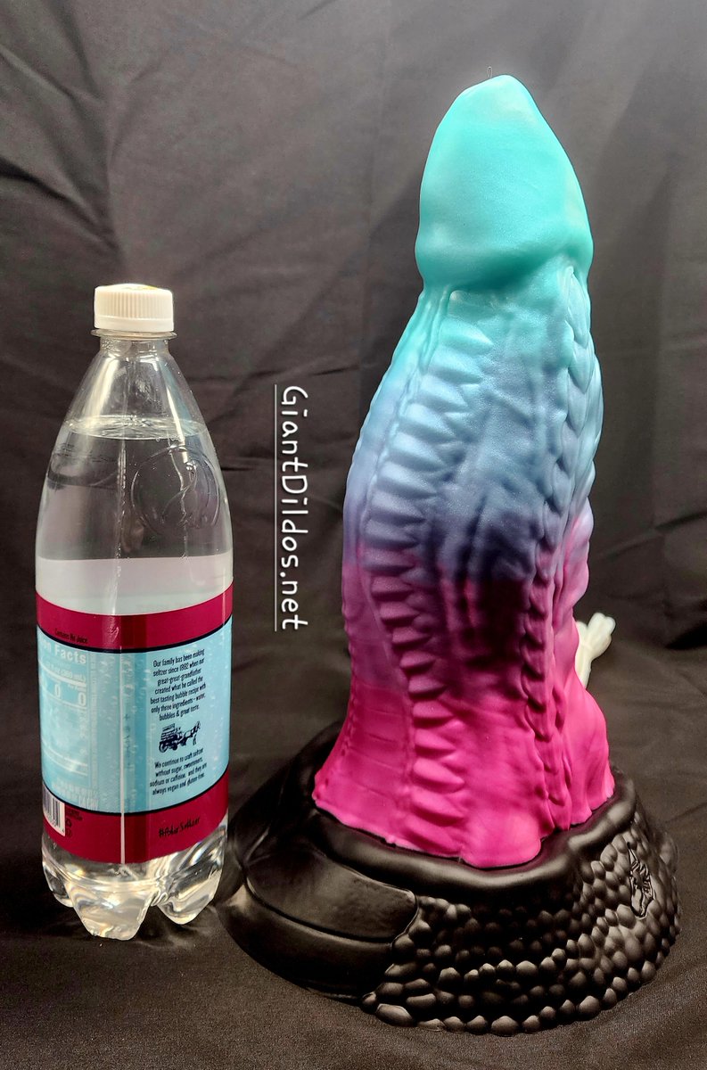 GiantDildosNet's tweet photo. In case you're wondering... @bad_dragon XL Marcel vs XL Tempestt #Marcel #Tempestt #BadDragon https://t.co/UsU2TagE3S
