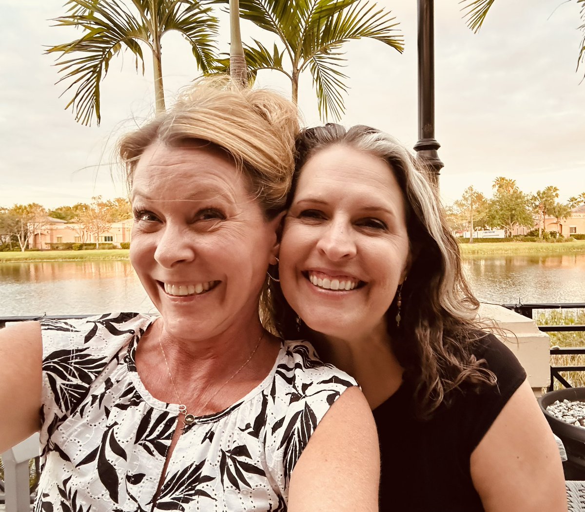 Sometimes you just need to drive 100 mi to have dinner with your bestie <a href="/AndersonLabFAU/">Rindy Anderson</a> — officially 20y of friendship, begun as roomies <a href="/PittPymLab/">Pymatuning Lab of Ecology</a>