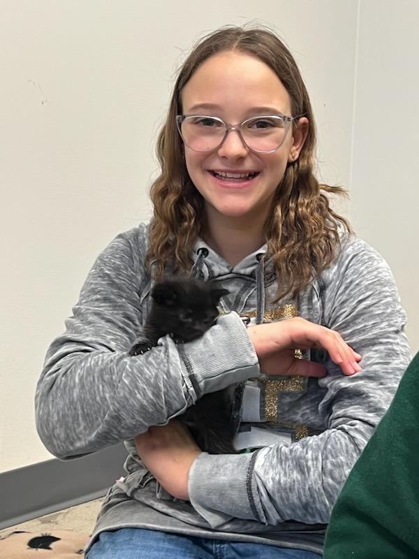evgmiddleschool's tweet photo. EMS Student Council is visiting the Fulton County Humane Society today to drop off a load of donations. We're so proud of these young people and their compassion for others! https://t.co/tCTQjRQWdY