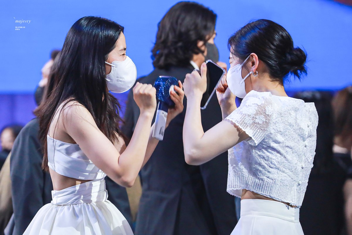 220506 #김태리 #박소담
#AprilFoolsDay #나의여왕님