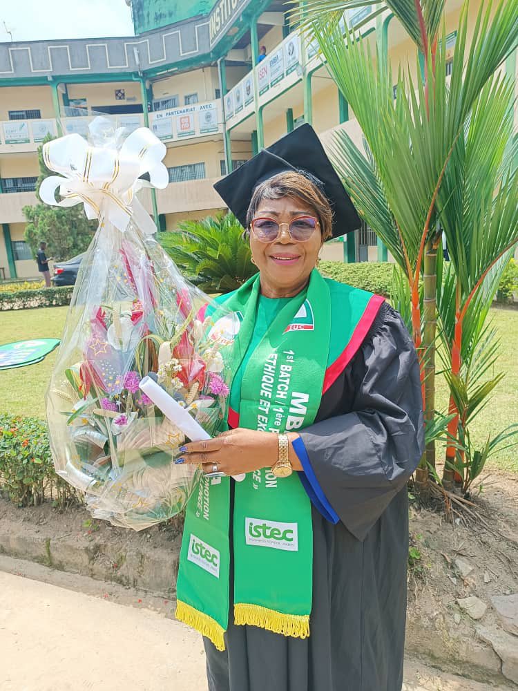 Il y’a pas d’âge pour fréquenter…À tout âge on peut oser, il suffît d’être déterminé et endurante.
C’est avec un immense plaisir que je reçois ce prestigieux diplôme de MBA délivré par l’<a href="/ISTEC_Paris/">ISTEC</a> en partenariat avec l’<a href="/iucdouala/">Institut Universitaire de la Côte</a>