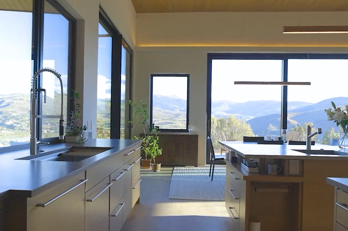 sriarchitect's tweet photo. Perched on a mountaintop. https://t.co/dLXdByhcaU