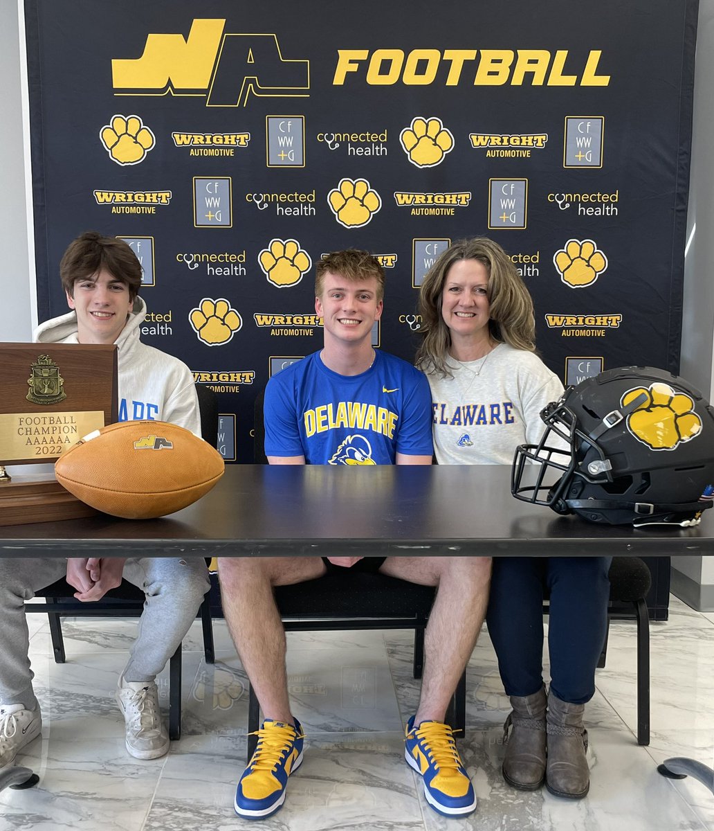 Congrats to <a href="/SpakNate/">Nate Spak</a> and his family.  <a href="/Delaware_FB/">Delaware Football</a> got a great one! #T4L