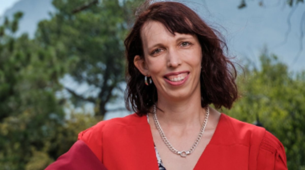 Dr Charlene Clarke, who obtained her PhD in Molecular Biology (<a href="/SuMBHG/">Division of Molecular Biology and Human Genetics</a>) at Tuesday's #SUgrad, has found an innovative way to diagnose bovine TB in African buffaloes more accurately and rapidly.

READ MORE here: bit.ly/FMHS_DrClarke.