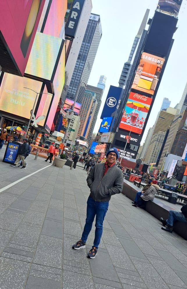 estebanjgv's tweet photo. Un paseito por Times Square NYC que frio hace 🥶 https://t.co/cvk6ZuyWOa