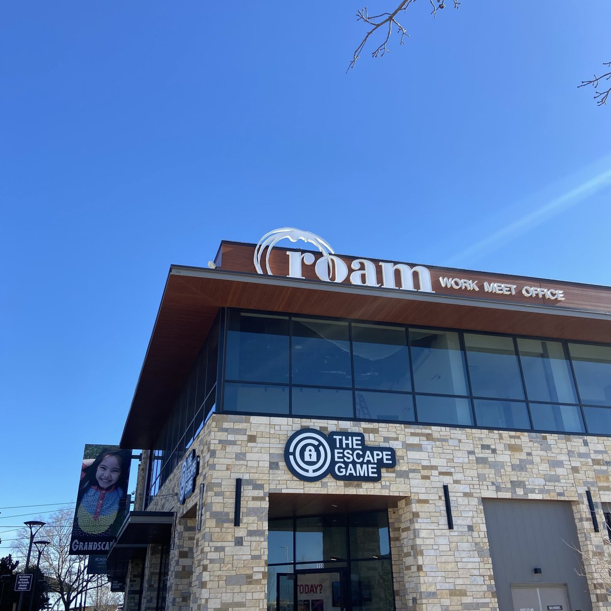 meetatroam's tweet photo. We're ready for you, Texas! Our 8th workplace will be opening at Grandscape in The Colony in just a couple of weeks. Friends + family, check your email for a fun surprise! If you want to take an early sneak peak, send us a DM. https://t.co/yEt3FC1Whd