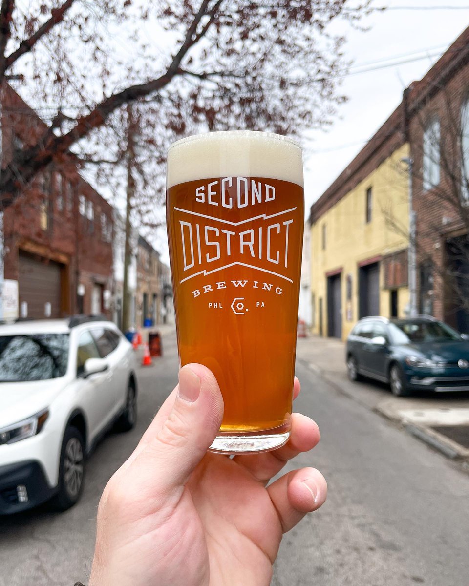 SecondDistBrew's tweet image. A few new things…

A few weeks back our friends from hiddenriverbeer joined us for a fun brew day where we revisited one of the styles that got us all into beer - West Coast IPA! All too uncommon here on the east coast these days, Mutual Dream is an easy drinker brewed with dome