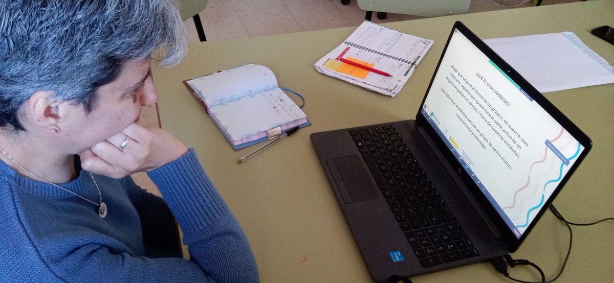 HospitalariasGr's tweet photo. Mónica, usuaria de nuestro CD #Realidad2003 ha iniciado su andadura dentro del grupo de #mujereslideresas andaluzas de @plenaiandalucia 👏🏼👏🏼👏🏼 https://t.co/ZjCr3BpTYg