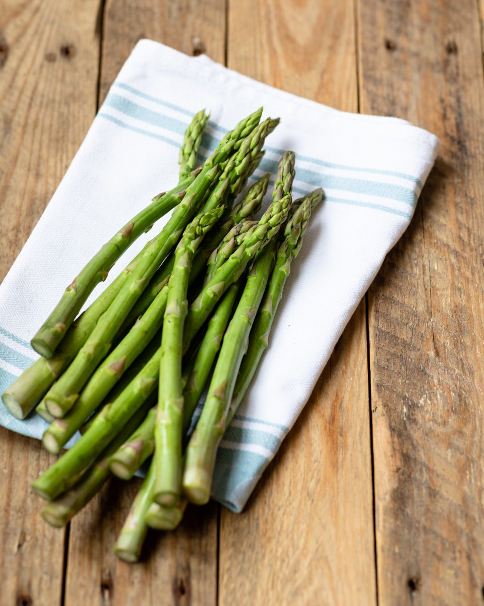 Not long to go now… it’s just 3 weeks until British asparagus season officially kicks off on St. Georges Day – we cannot wait! 🌱