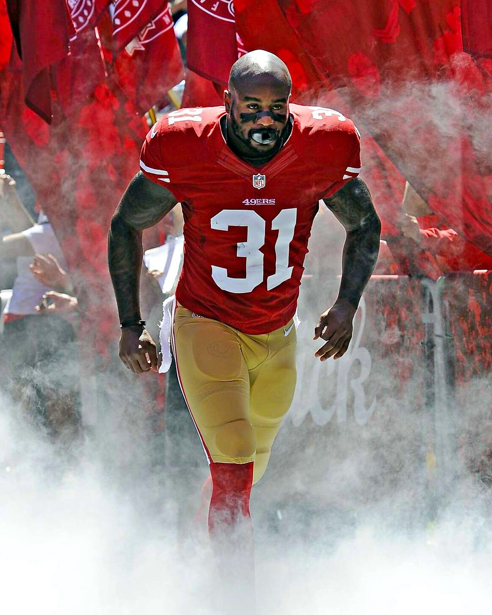 NEDW49's tweet photo. The day is finally here! @DonteWhitner will be signing autographs tonight at Padre Murphys in Glendale AZ from 7-9pm! 👀🔥

Purchase tickets at https://t.co/rMK7Tw79GK

Let's Go Niner Empire! 💪

#NEDW #NinerEmpire #DesertWest #FTTB https://t.co/BQvzdTTfOG