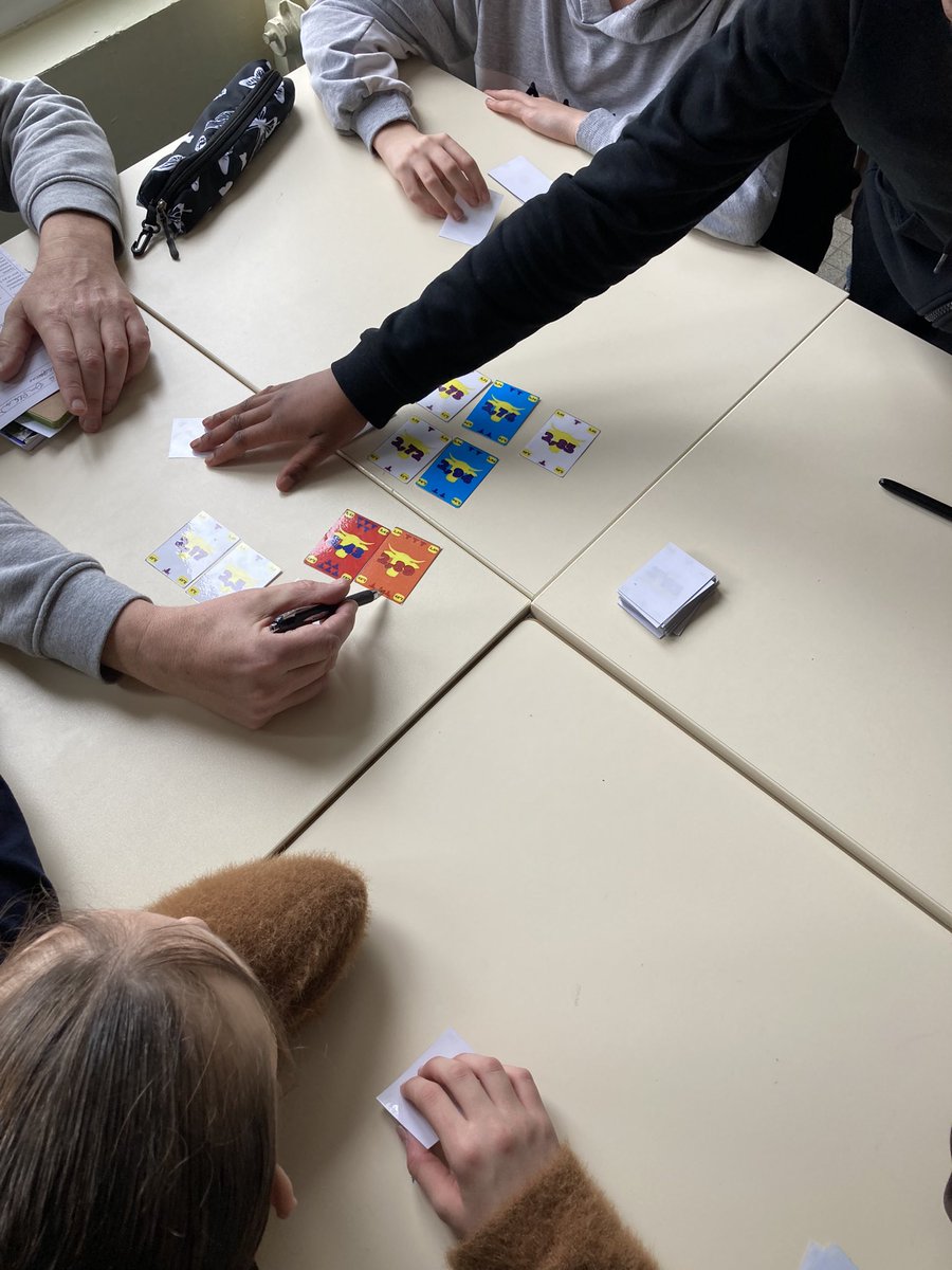 LabomathsC's tweet image. Journée de travail et de co-observations dans des classes de 6e du collège Colbert de @AcReims avec nos collègues professeurs des écoles de notre réseau REP+.
Les mathématiques par le jeu : un plaisir !
@Mathador @TrouillotEric @OlivierBrandouy @peucheull @eduscol_maths