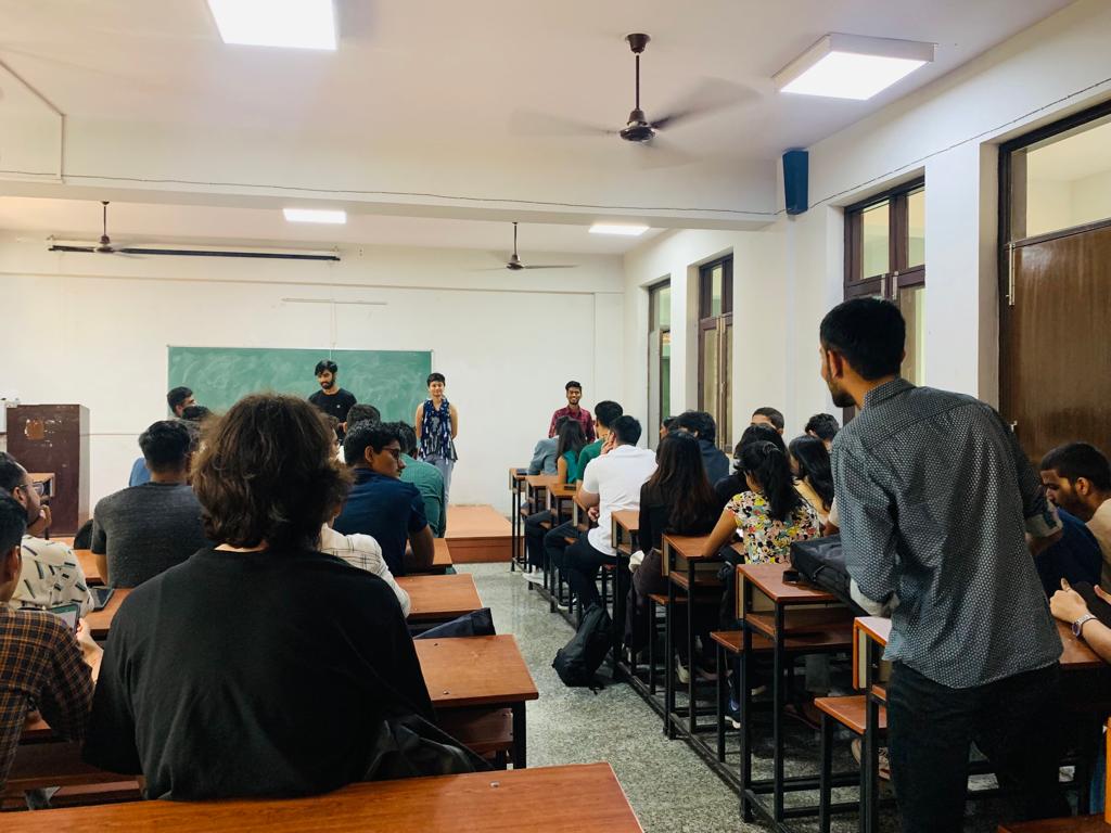 Symposium_Hindu's tweet photo. The Symposium Society held an offline meeting with all members for the upcoming events. It comprised discussion with all freshers and ended with a fun filled interactive session.
#TheSymposiumSociety #GrowWithSymposium
#Symposiumfamily https://t.co/TwRxakqBxC