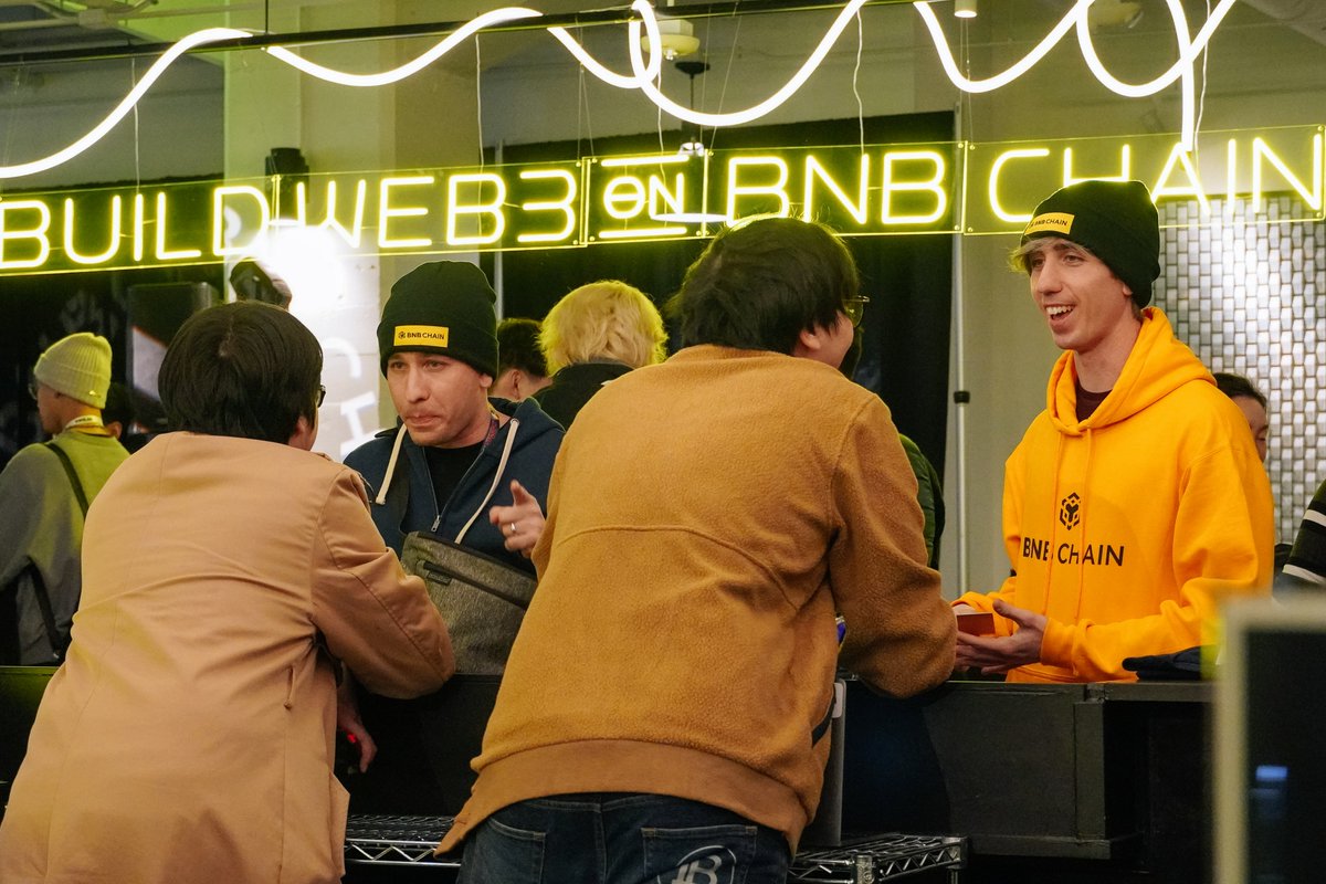 BNBCHAIN's tweet photo. Did you know? 🤔

BNB Chain wants Web3 projects of all stages to succeed on the blockchain.

If you'd like to migrate, need funding, mentorship, or advice, our team is here for you! Fill out the interest form below and a member of staff will reply pronto!

https://t.co/cCUmjqFROL https://t.co/ZHlHwCiG5I