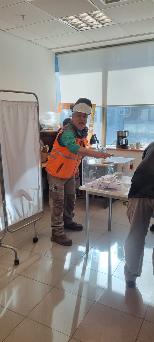 CelulosaAldea's tweet photo. En este momento hay 401 trabajadores #plantanuevaladea votando x la #huelga de ser efectiva. se detendría en su totalidad el complejo forestal #quillon #ñipas #ñuble #biobio @quillon_informa @RanquilNipas @ChillanOnline @tvnredbiobio https://t.co/zUsDWr7aCQ