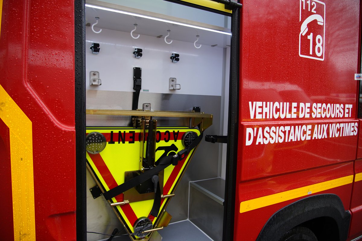 SDIS85's tweet photo. 🚒 9 nouveaux véhicules de secours et d'assistance aux victimes sont déployés dans les centres de secours depuis janvier et jusqu'au mois d'avril, à St Gilles X Vie Les Herbiers @Pouzauges St-Jean-de-Monts Noirmoutier @LSOAgglo @larochesuryonfr  @VilledeChallans @VilleFontenay https://t.co/3OLkSVuuUh