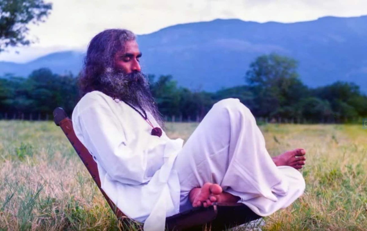 Ksareen30's tweet photo. “What you call fate is just a life situation you have created for yourself unconsciously. Your destiny is what you have crafted in unawareness. If you become a hundred percent conscious, your destiny becomes a conscious creation.” ― Sadhguru https://t.co/tKQsspBAeZ