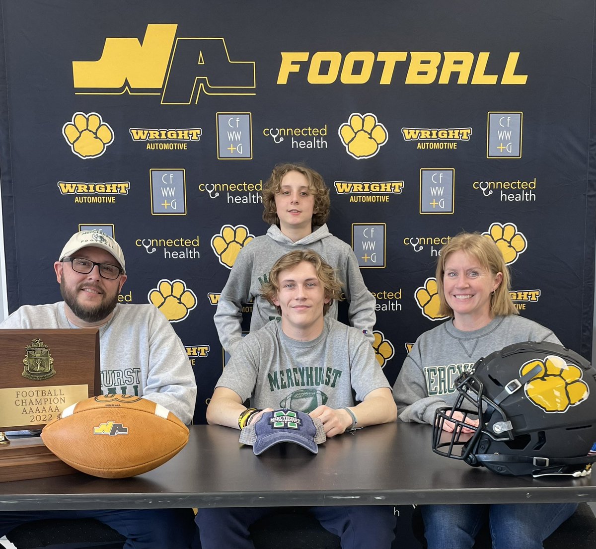 Congrats to <a href="/gavlik03/">Andrew Gavlik</a> and his family.  <a href="/MercyhurstFB/">Mercyhurst Football</a> got a tough runner! #T4L