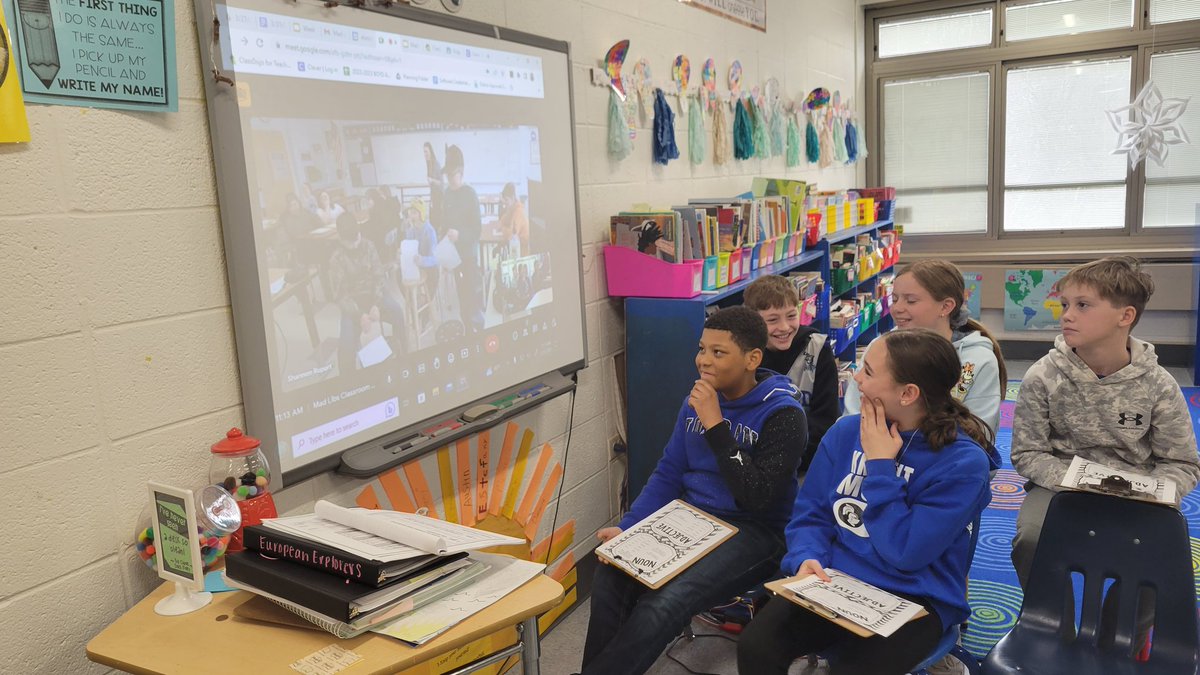 techdirSCCSD's tweet image. Ms. Dolan's 5th grade practicing grammer while playing mad libs with our friends from upstate NY near Oswego. #learningisfun #wsboces #5thgrade