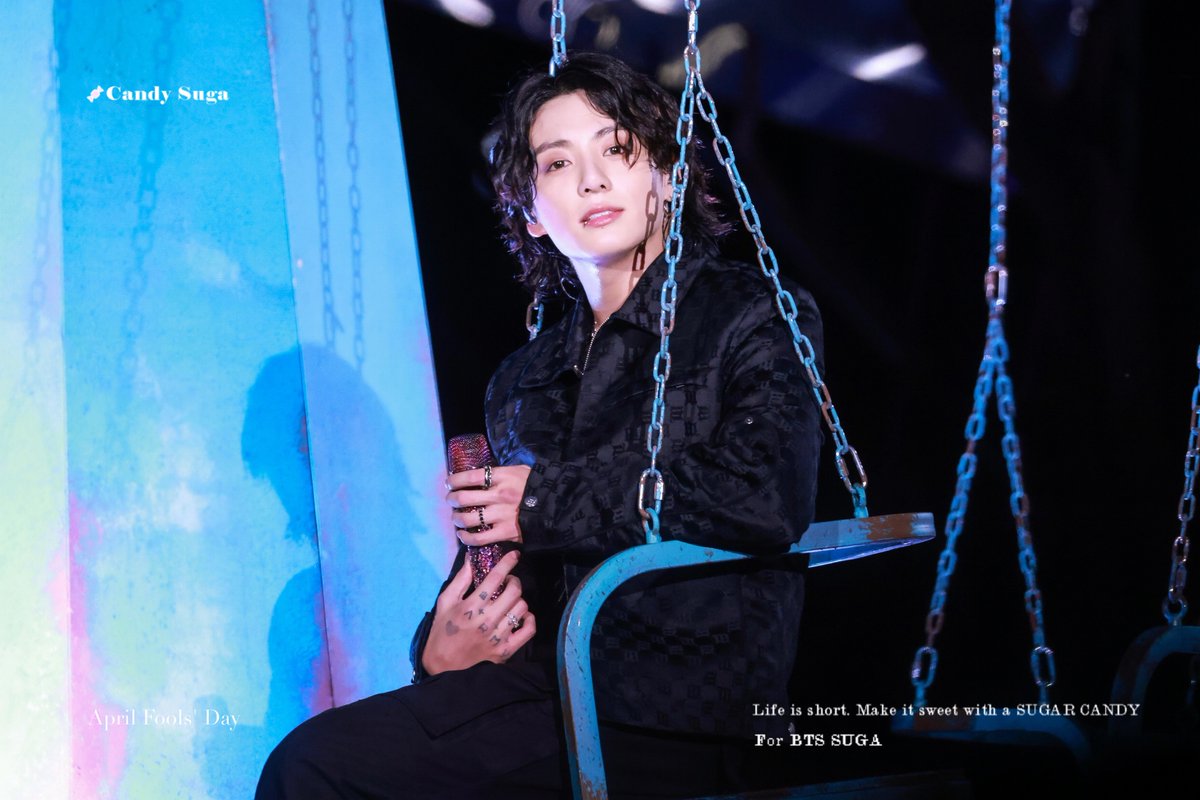 candySUGA309's tweet photo. [HQ] 221015

만우절
April Fools' Day

#JUNGKOOK #JK #정국 #전정국
#BTS #방탄소년단 @BTS_twt https://t.co/teSl946vgs