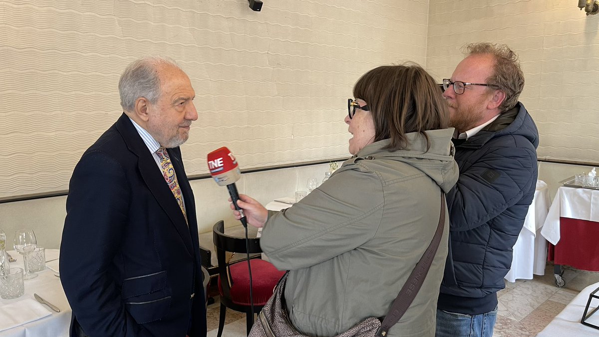 sugarpulp's tweet photo. Visto che stasera a #chronicae c’è Antonio Caprarica abbiamo approfittato per registrare un po’ di interviste… https://t.co/eHavmFVqS1