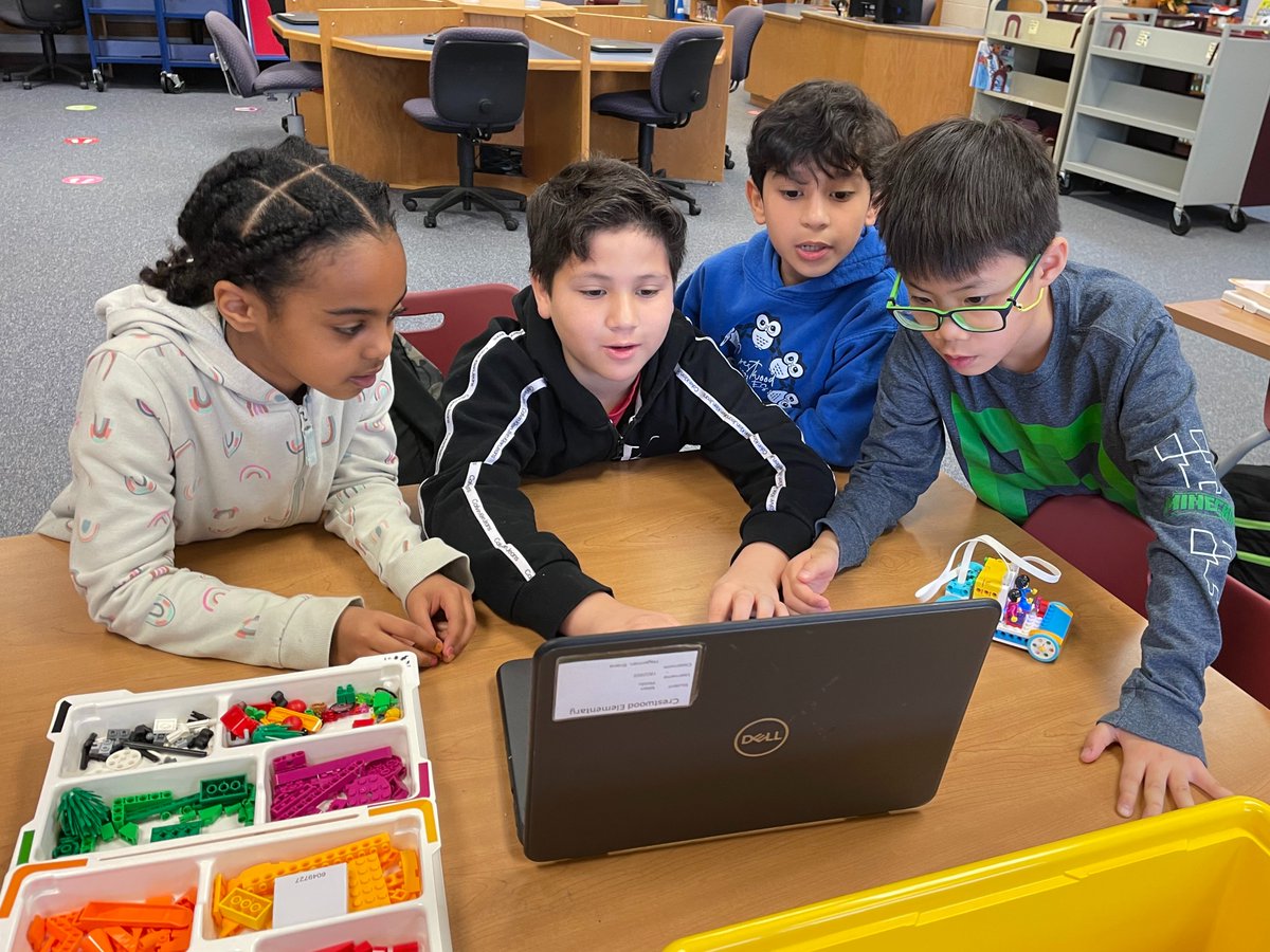CrestwoodElem's tweet photo. Check out @CrestwoodES_3rd Young Scholars building with legos and exploring coding using #LegoSpike! I think we have some future computer scientists on our hands! #OwlsSOAR 
@STEAM_Crestwood @FCPSR3 @fcpsnews https://t.co/NUCY4HnoTj