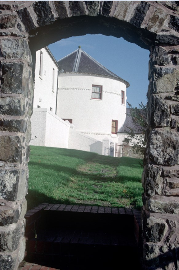 loveheritageNI's tweet image. 📣REMINDER - Bellaghy Bawn will be opened TOMORROW, 2nd April 12.00 - 16.00. Why not join us for a look around this unique place? Admission is FREE! 

📍 Castle Street, Bellaghy, BT45 8LA

#LoveHeritageNI  #BellaghyBawn