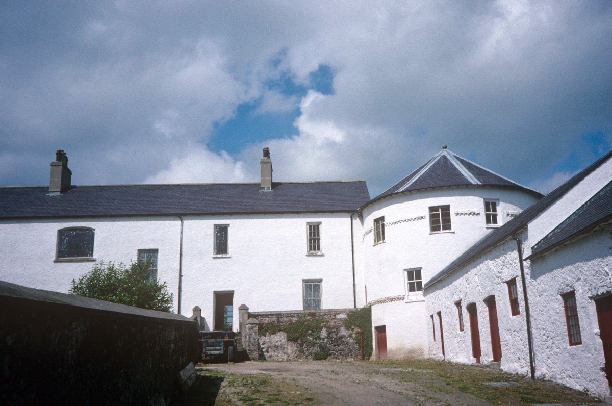 loveheritageNI's tweet image. 📣REMINDER - Bellaghy Bawn will be opened TOMORROW, 2nd April 12.00 - 16.00. Why not join us for a look around this unique place? Admission is FREE! 

📍 Castle Street, Bellaghy, BT45 8LA

#LoveHeritageNI  #BellaghyBawn