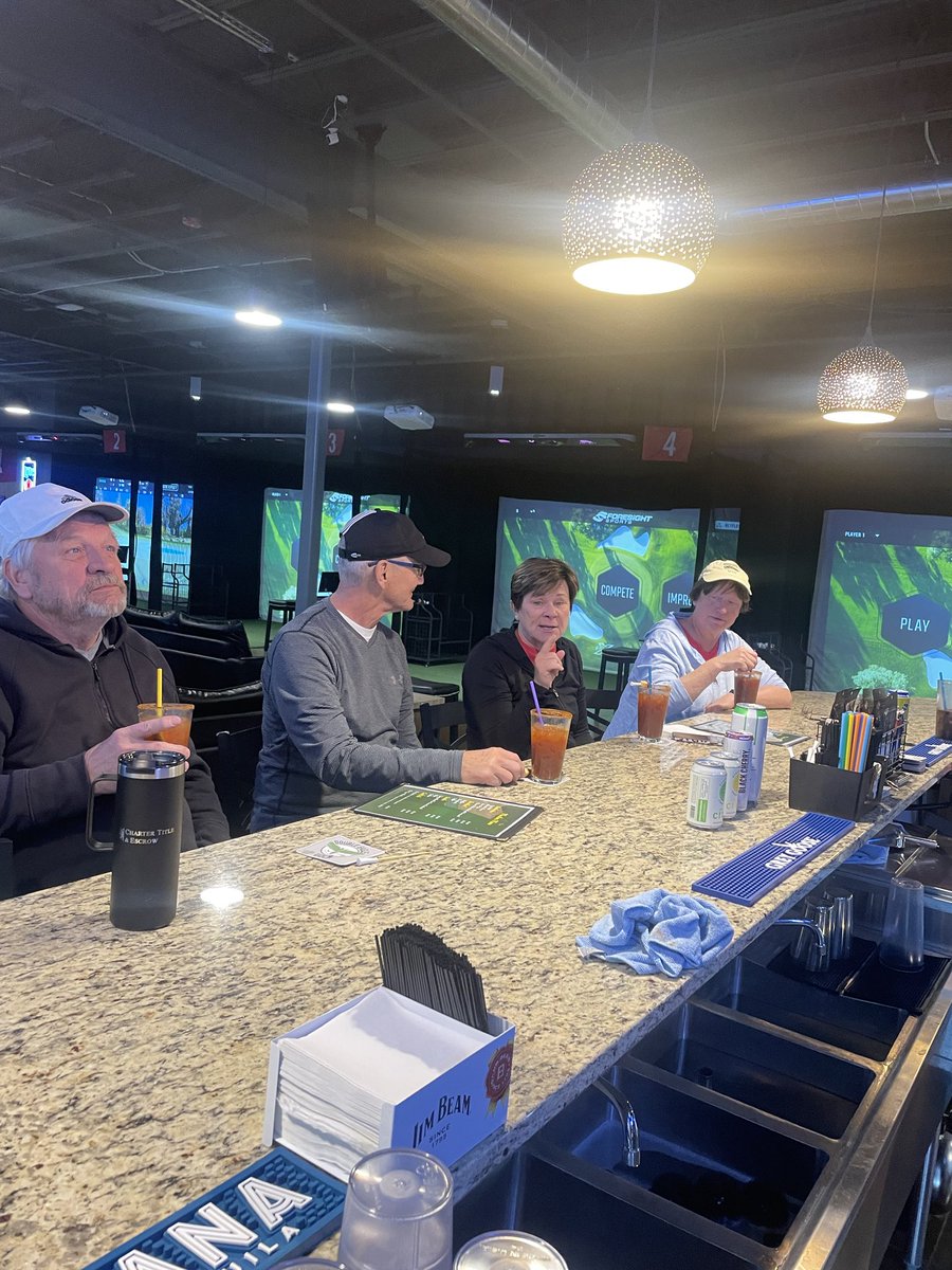 DoubleEagleNeb's tweet photo. It’s 5:00 somewhere!?! #Bloodys
#FinalFore!! 🦅🦅⛳️🍹 https://t.co/fBZOsCU8UG