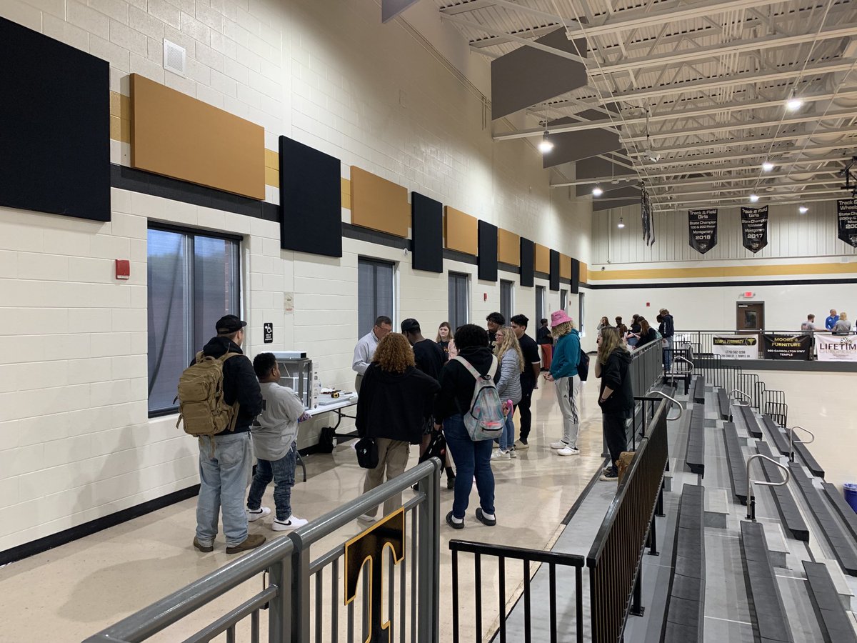 DrThomasPCSD's tweet image. Awesome morning at Temple High School! The seniors participated in “adulting day”- gaining deeper understanding of budgeting, insurance and other topics that accompany adult life! Great future-focused strategy, Tigers! Thank you also to our local businesses! #24Strong #TigerPride