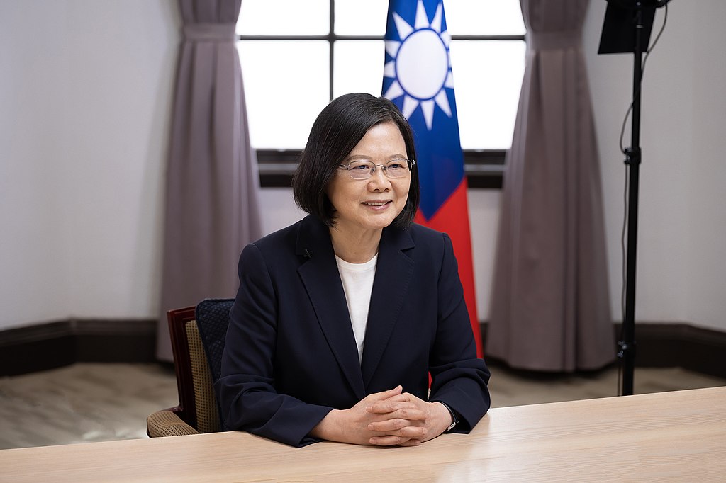CornellCAS's tweet photo. A visit to the U.S. from Taiwanese president Tsai Ing-wen "is about raising Taiwan’s international profile and securing additional American support for its defense," says @cornellgov professor Allen Carlson. Such a goal is pressing for several reasons.

https://t.co/Cx2jicl60R https://t.co/4uaNILB2tm